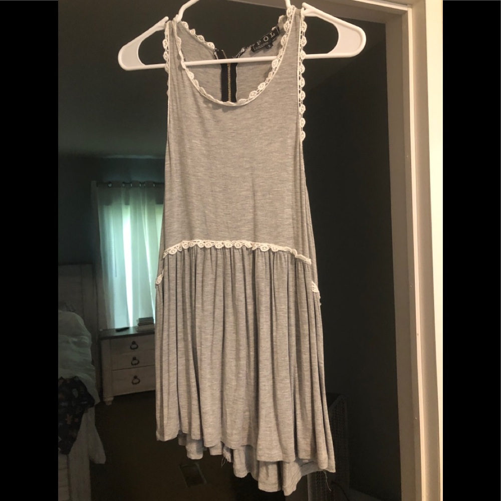 Boutique top size small